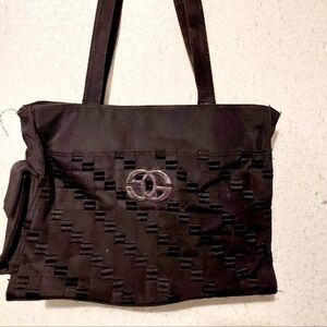 Off brand GG travel bag.